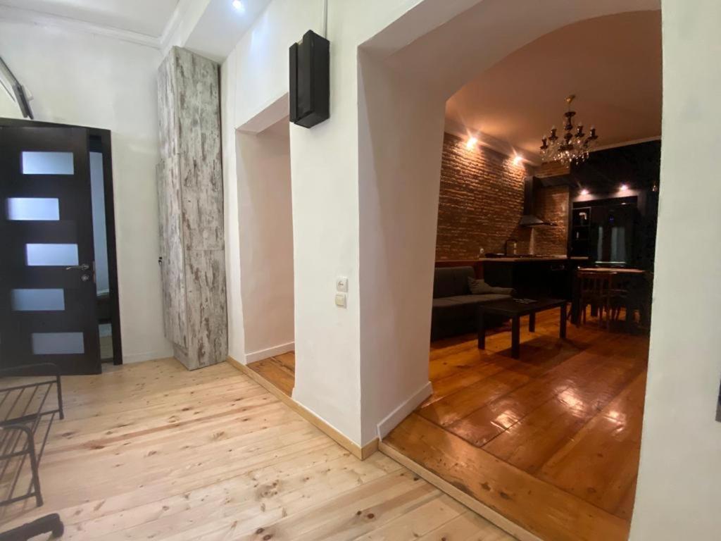 Tbilisi Central Apartment ภายนอก รูปภาพ